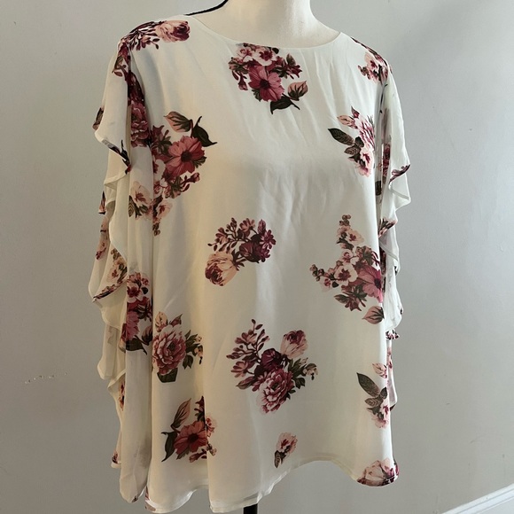 NWT Vince Camuto Cold-Shoulder Top, size L - Picture 4 of 10